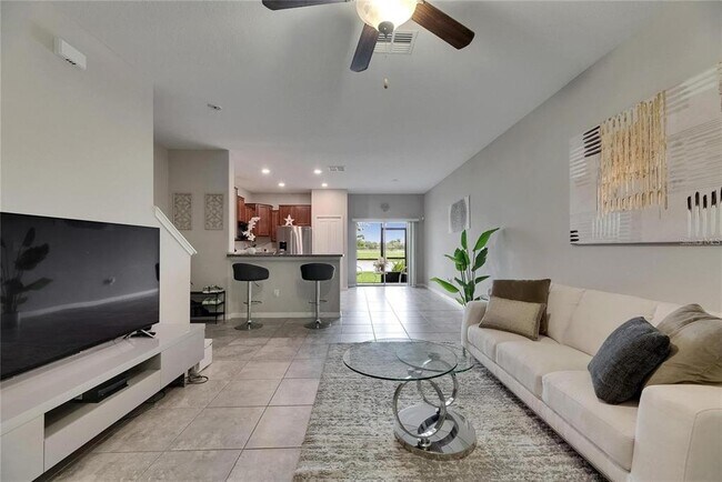 Foto del edificio - 12952 Utopia Gdns Wy