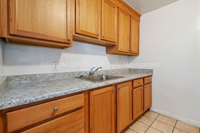 Foto del edificio - 370 E Sherman Ave