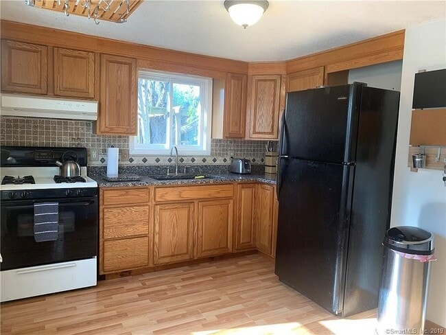 Building Photo - 54 Summit Ave