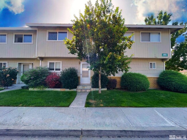 Foto del edificio - 1365 Kittyhawk Ave