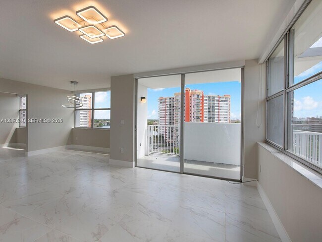 Foto del edificio - 1200 NE Miami Gardens Dr