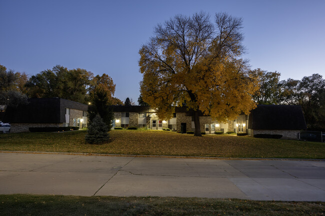 Building Photo - Valley Acres Apartments