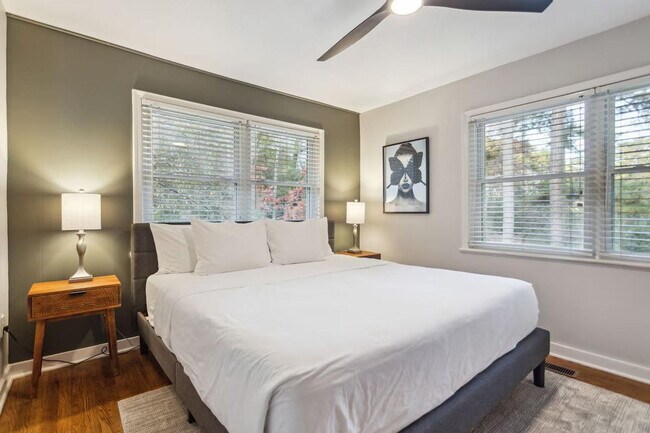 Foto del edificio - 425 Plantation Rd SW