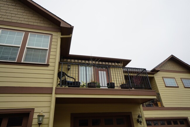 Building Photo - 1254 E Winding Creek Dr