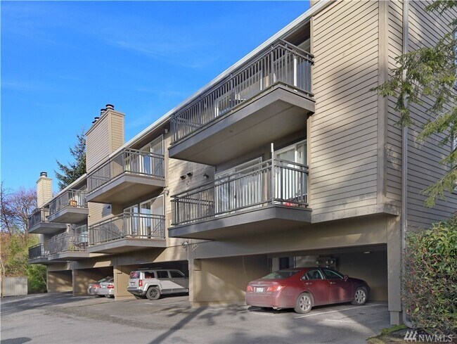 Foto del edificio - Stunning 2 Bed 2 Bath View Condo in Downto...