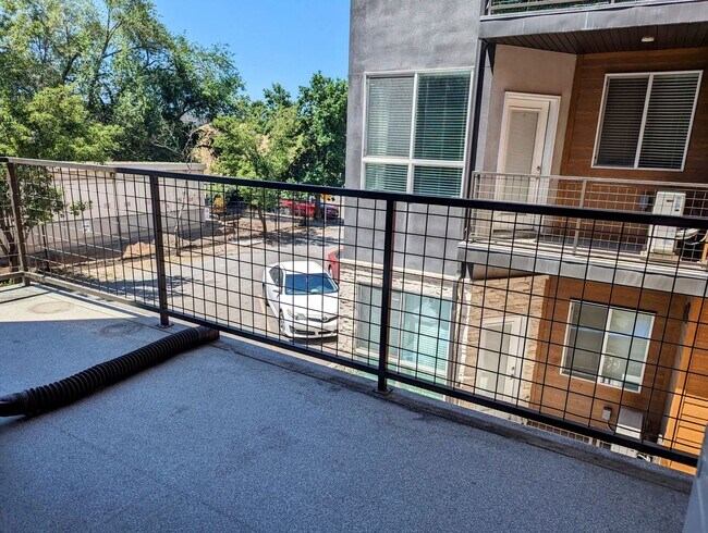 Foto del edificio - Contemporary one bedroom one bath in Salt ...