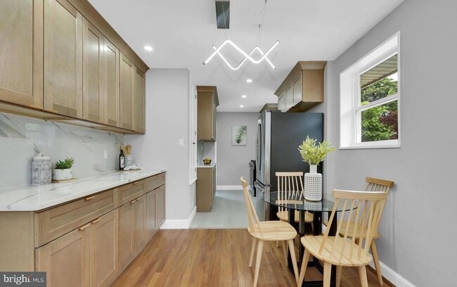 Building Photo - 2129 Saranac St