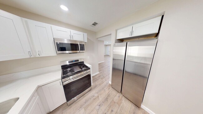 Foto del edificio - Comfortable 4 Bed 2 Bath House!!