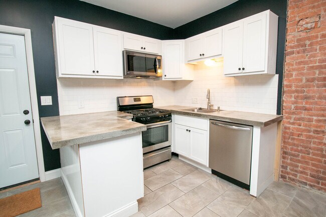 Kitchen - 41 Southwood Ave
