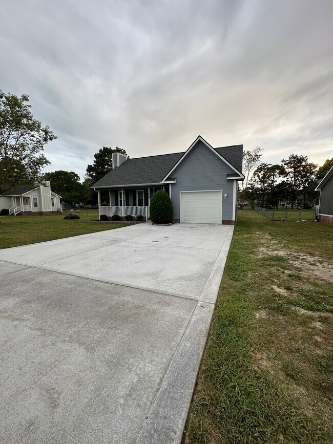 Foto del edificio - 6721 Winthrop Dr