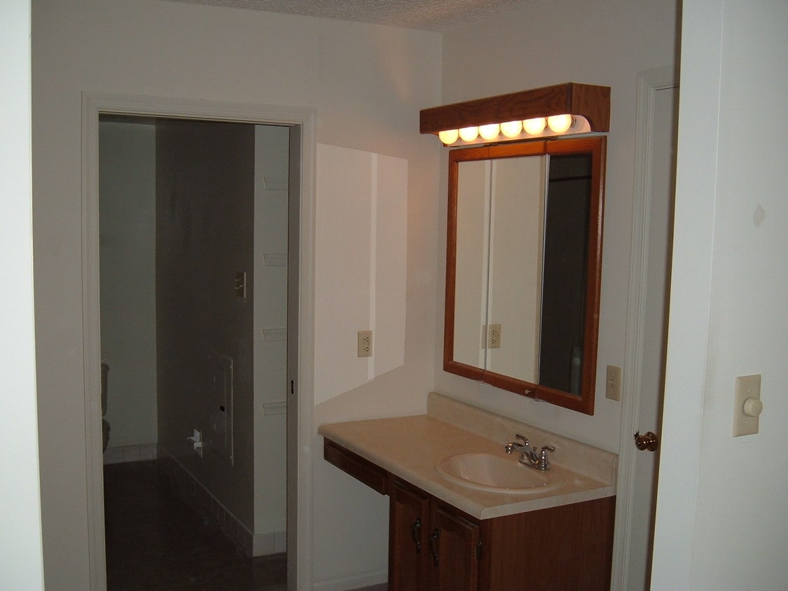 Primary Photo - 440 S State St