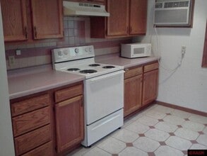 Building Photo - 419 N Mallory St