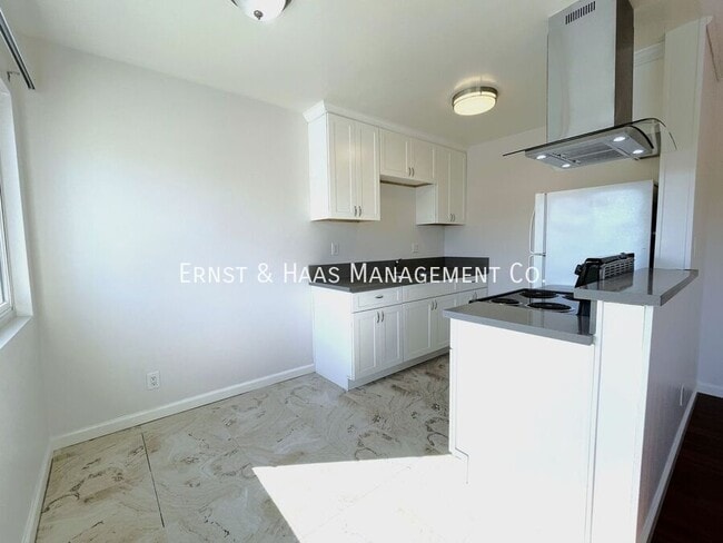 Building Photo - 3211 E Wilton St