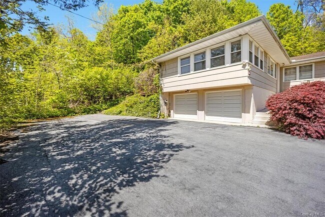 Foto del edificio - 78 Dunderberg Rd