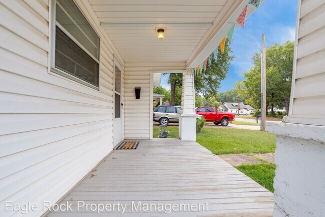 Building Photo - 3 br, 2 bath House - 428 E 4th Street