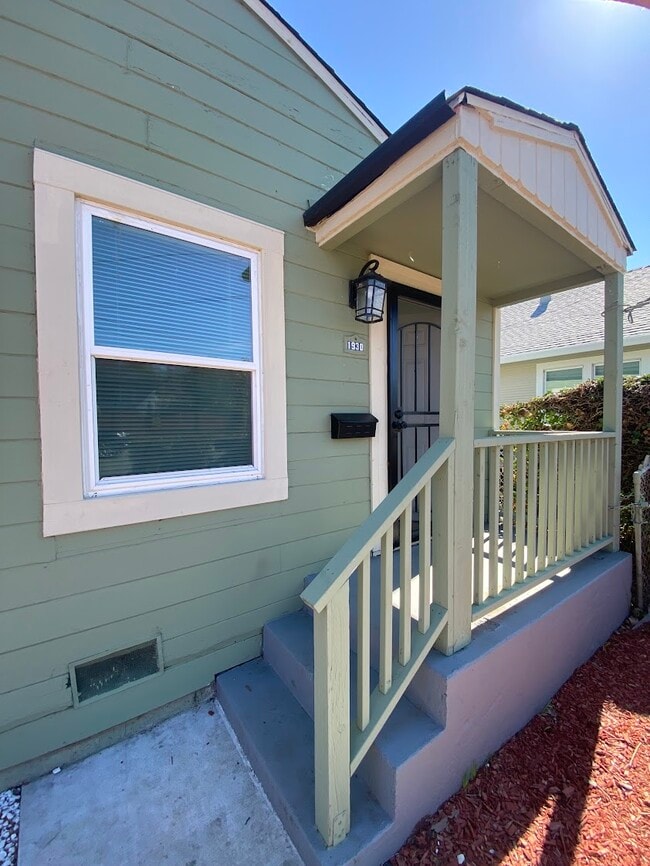 Building Photo - 1930 Marin St