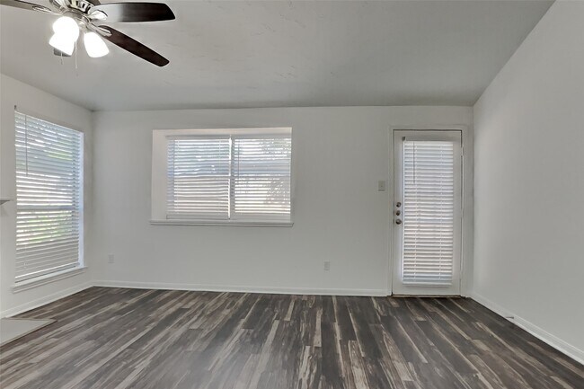 Building Photo - 7814 Greenedge Dr