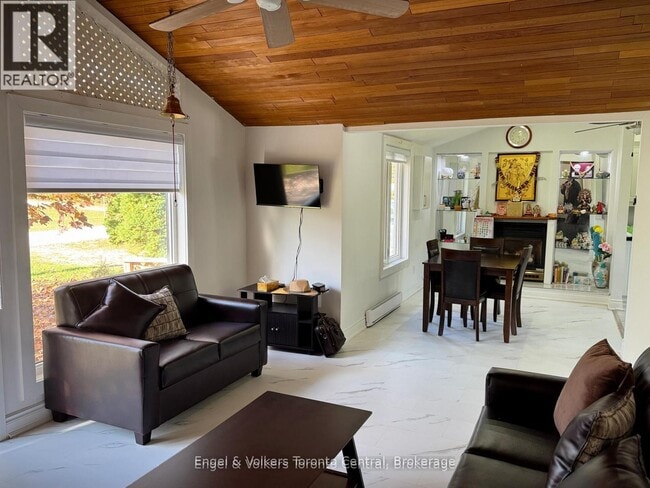 Building Photo - 209 Evans St