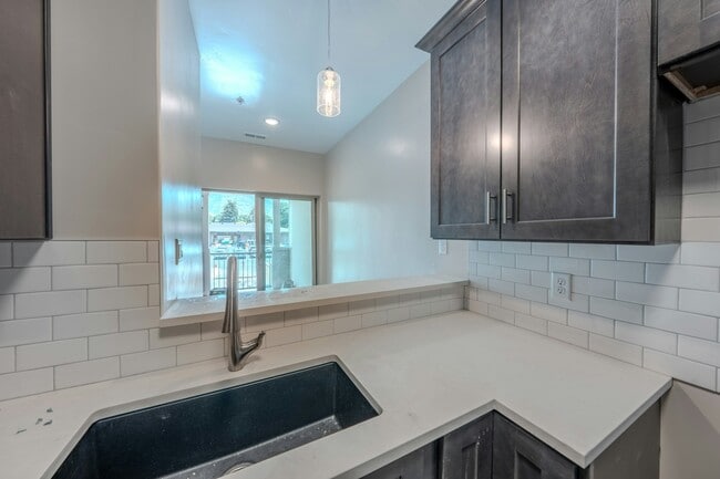 Building Photo - 67 S Main St