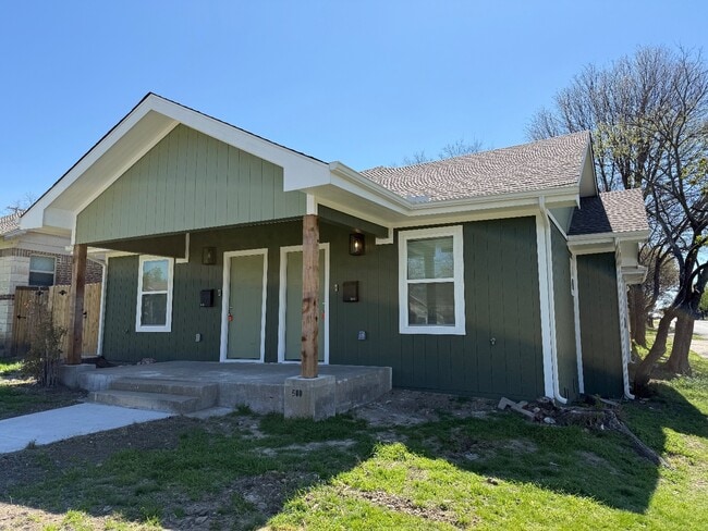 Building Photo - 500 E Woodin Blvd
