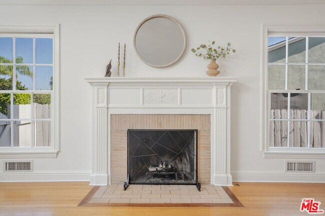 Building Photo - 4712 Burnet Ave