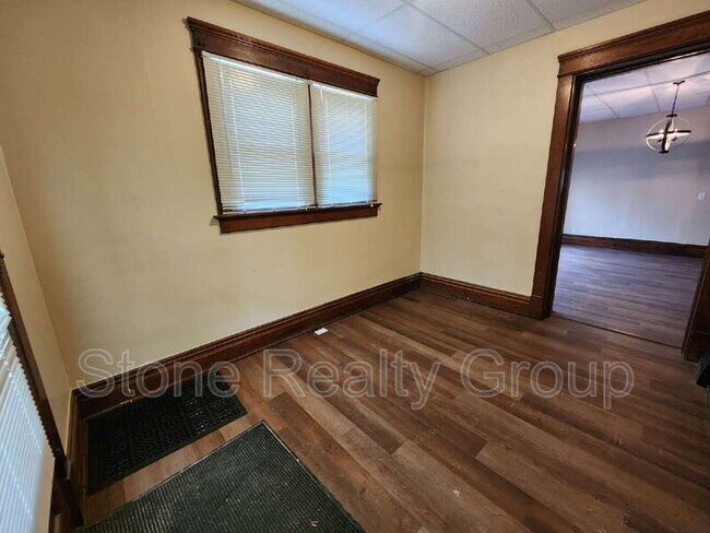Foto del edificio - 1200 S 7th St