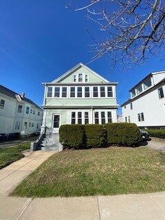 Foto del edificio - 239 Powder House Blvd