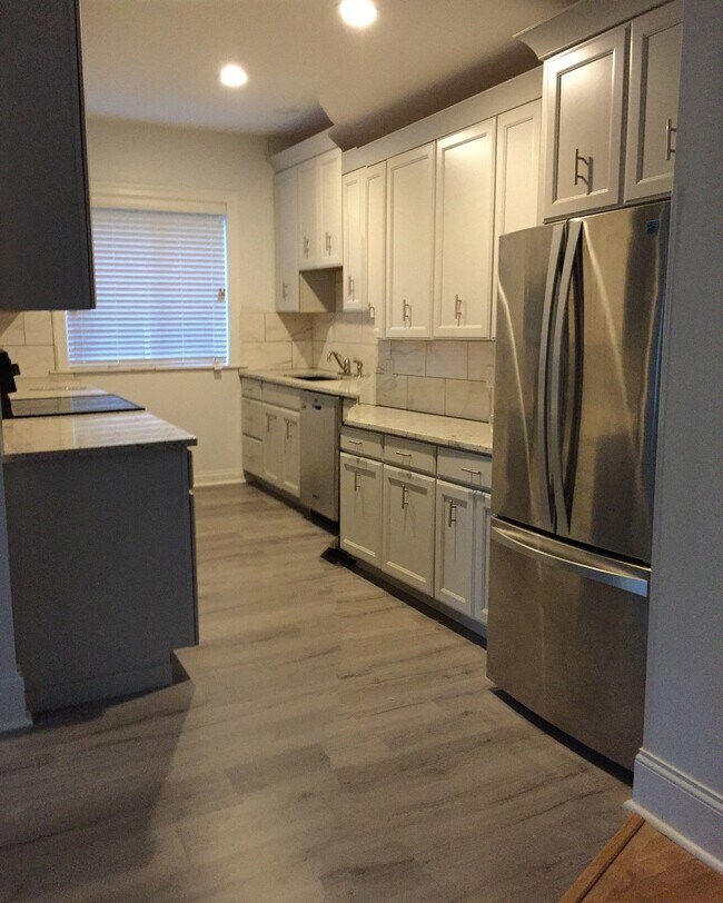 Foto del edificio - 407 Midvale Ave