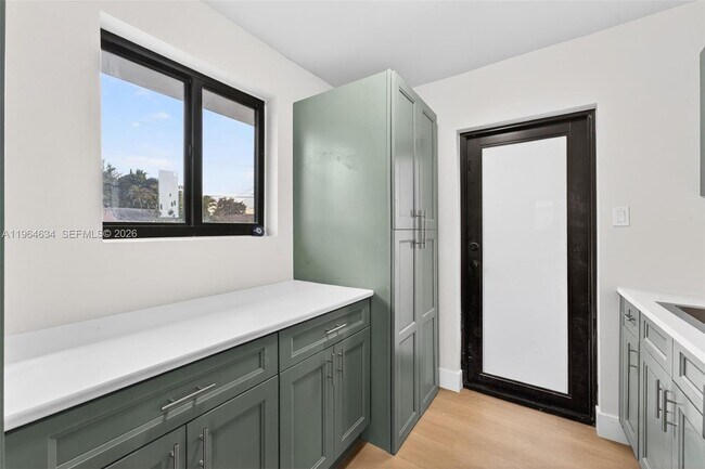 Building Photo - 555 NW 94th St