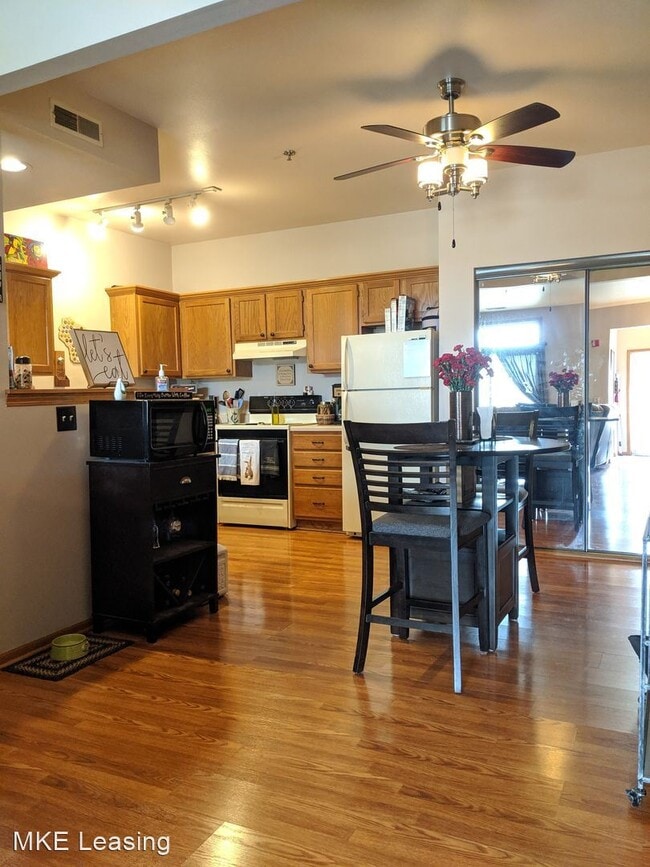 Building Photo - 2 br, 2 bath House - 9101 S Aspen Drive #2
