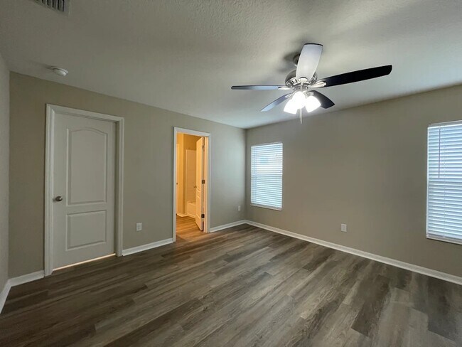 Foto del edificio - 10728 Southern Forest Dr
