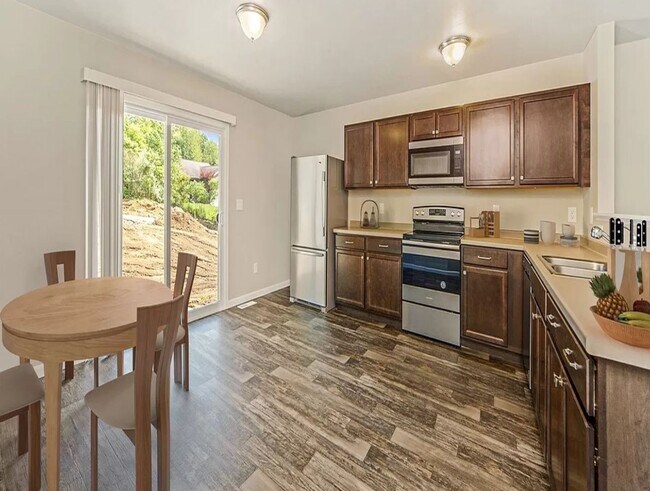 Building Photo - Newer Home for Lease in Mattawan Schools!