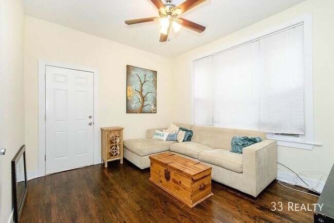 Photo - 2110 W Division-2R Apartment