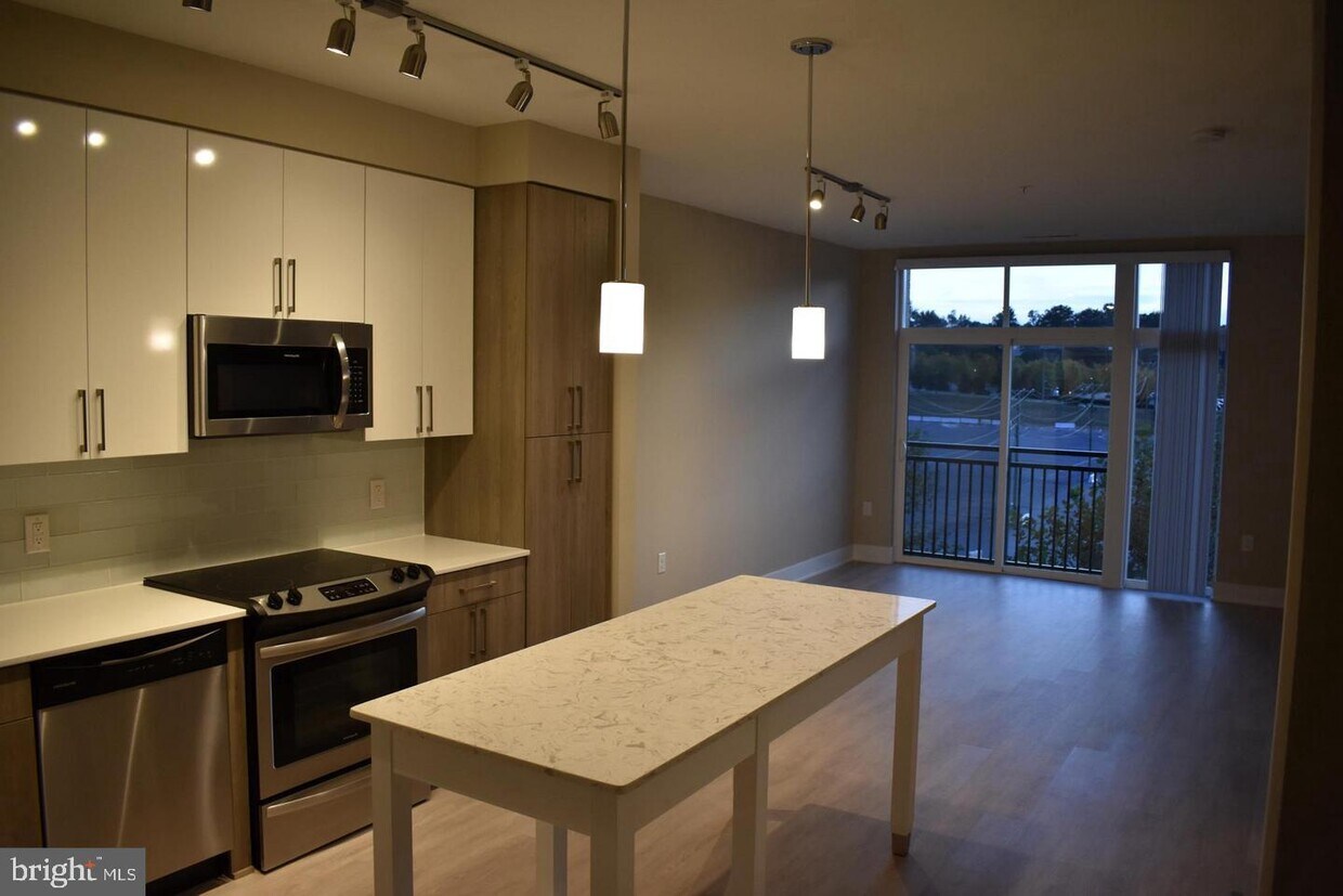 145 Riverhaven Dr Unit 415, Oxon Hill, MD 20745 Room for Rent in Oxon