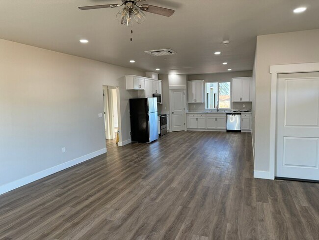 Building Photo - Brand New, Great Two Bedroom Home on The R...