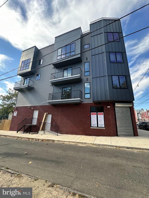 Building Photo - 914 W Susquehanna Ave
