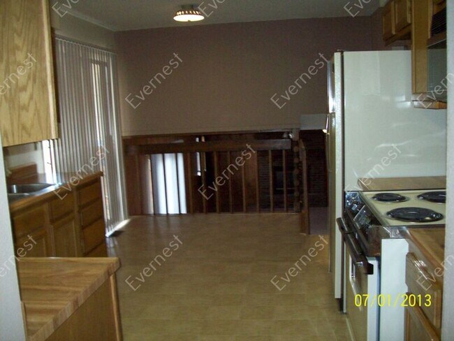 Foto del edificio - 7080 Sugar Creek Cir