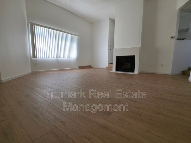 Foto del edificio - 14605 Burbank Blvd