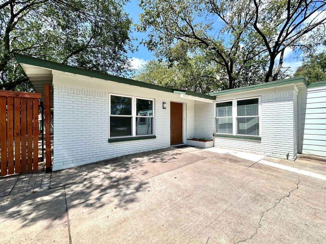 Primary Photo - 2309 Devonshire Dr