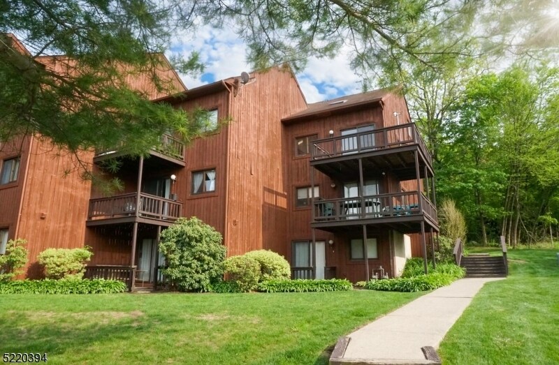 2 Stowe Ct Unit 11, Vernon Township, NJ 07462 Condo for Rent in