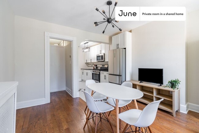 Foto del edificio - Room in Shared 3 bed/1.5 bath home