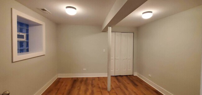 Foto del edificio - 1473 W Catalpa Ave