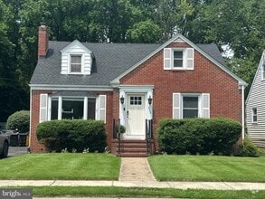 Building Photo - 113 Deerwood Dr
