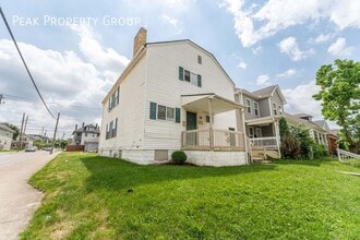 Building Photo - 1298 N 5th St