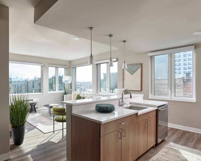 Building Photo - The Grand