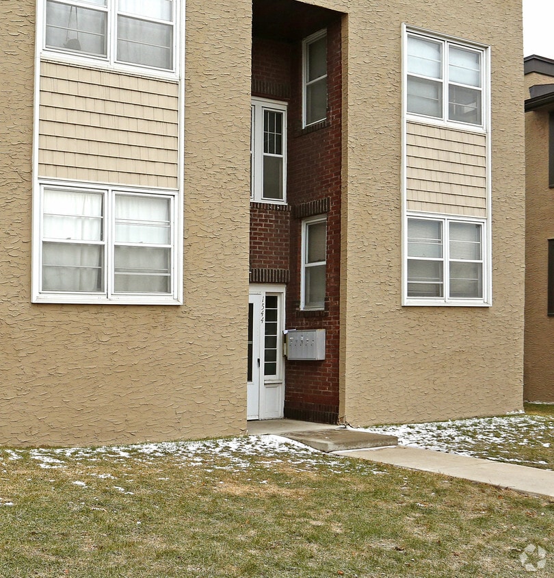 Building Photo - 1544 Grand Ave