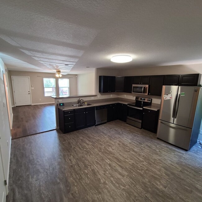 Photo - Knoxville 37917 - 3 bedroom,  2 bath home - Call Sharon Arnwine 865-313-7215 (cell) or 865-693-32...