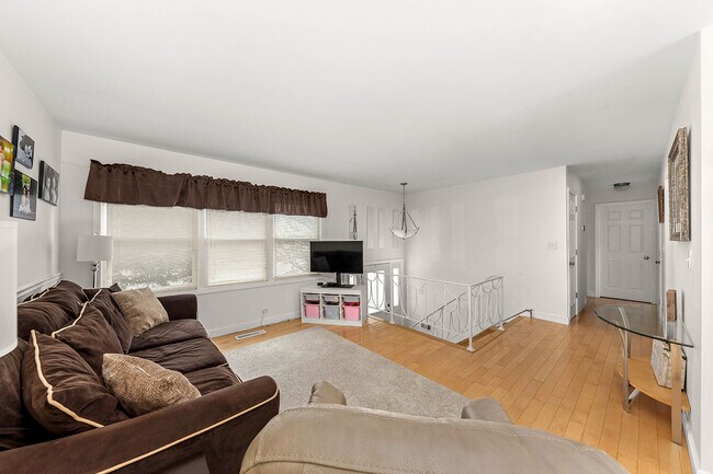 Foto del edificio - 3226 Everglade Ave