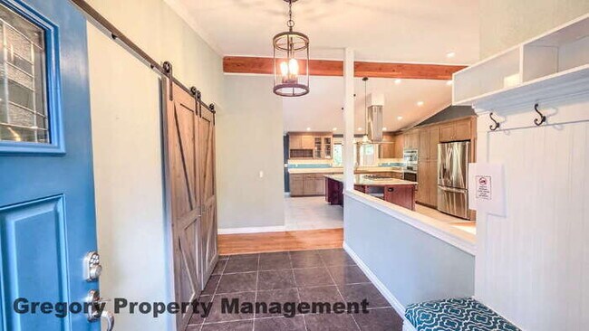 Foto del edificio - First Time Rental! Newly Remodeled 3bed 2bath Super clean home in top condition. Just under 1 acr...