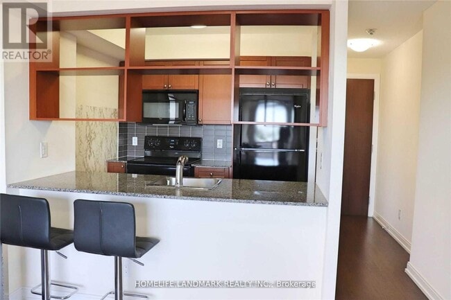 Building Photo - 181 Village Green Square